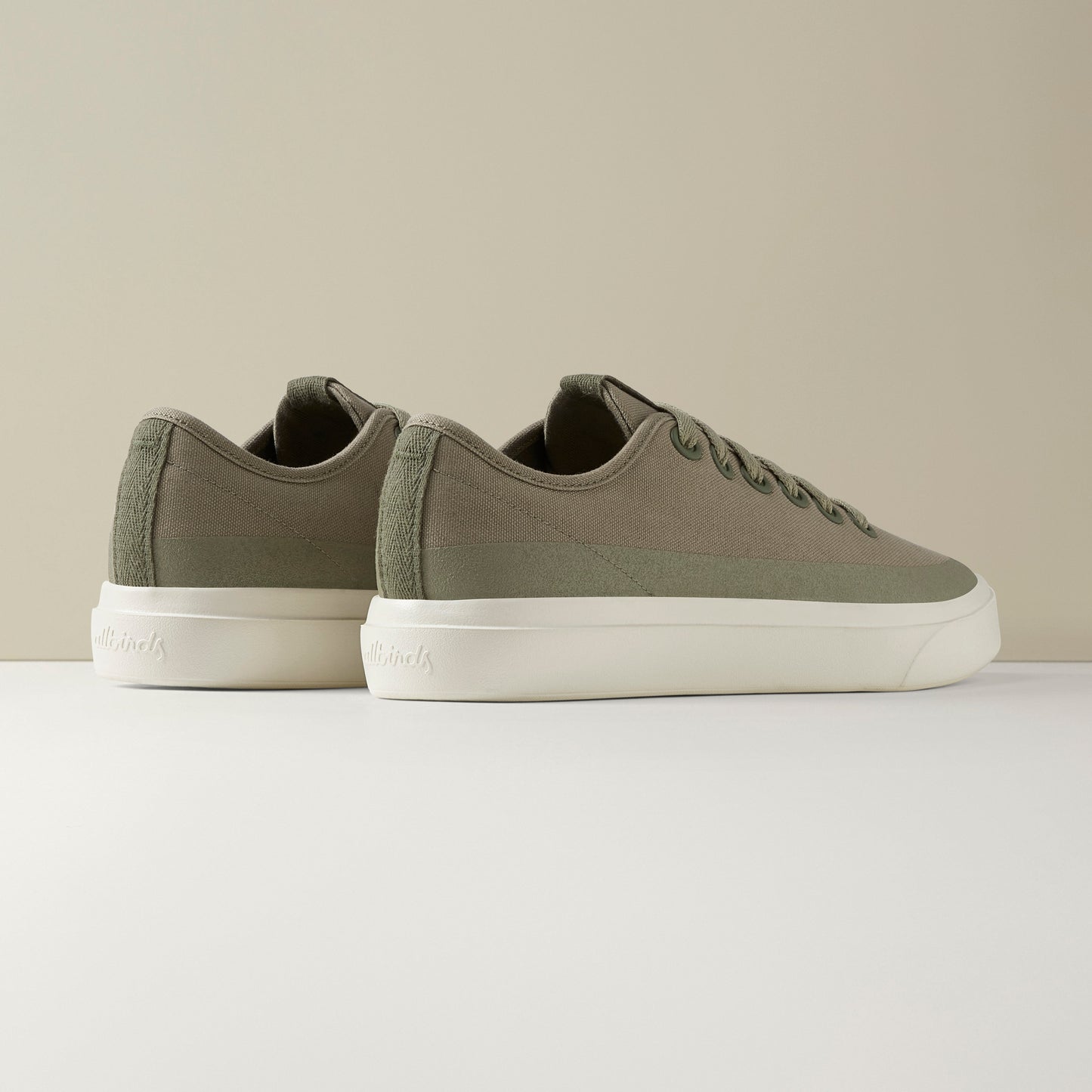 Men's Canvas Pipers
